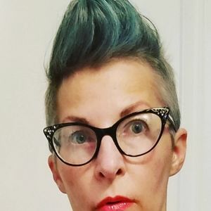 Meet your Posher, Angela